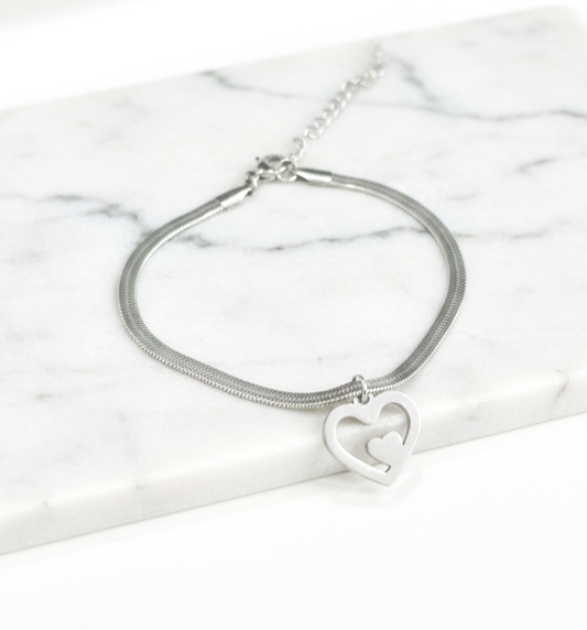 Pulseira Fita Coração Vazado Em Aço Inoxidável
